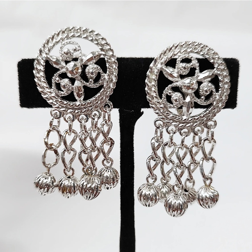 Sarah Coventry “Fashion In Motion”Earrings 1969 Vintage